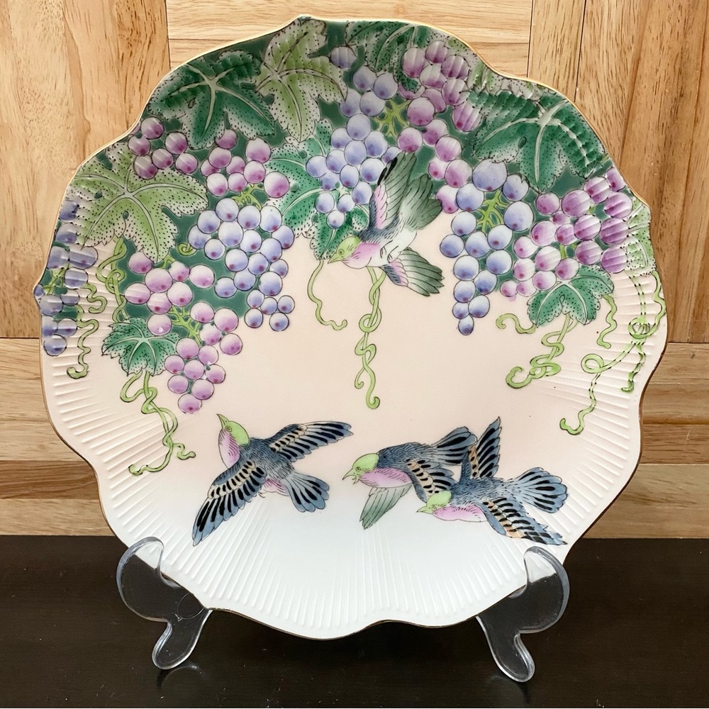 Vintage Handpainted Asian Chinese Macau Birds Grape Vines 9” Decorative Plate